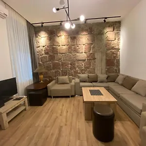 Loft On Uznadze Street Тбилиси